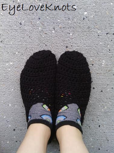 Women's Quick and Easy Slipper Socks - Free Crochet Pattern in 9 Sizes -  EyeLoveKnots