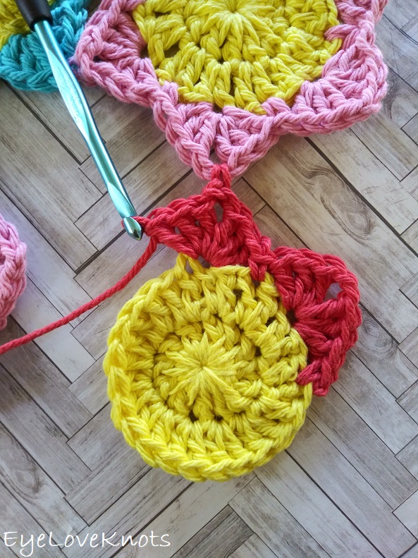 how to crochet from behind EyeLoveKnots