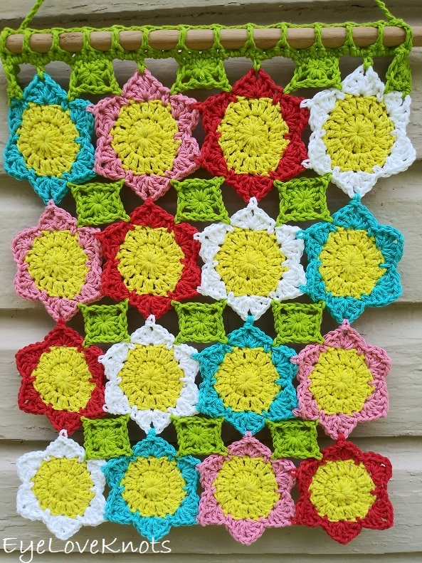 Wellwood Love to Crochet Flowers - 12 crochet patterns - 26 pages