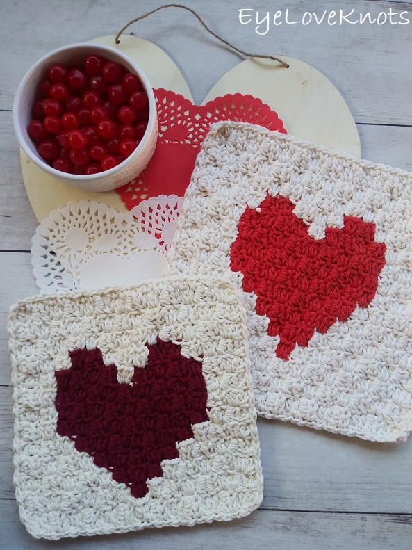 C2C Enamored Heart Washcloth - Free Crochet Pattern - EyeLoveKnots