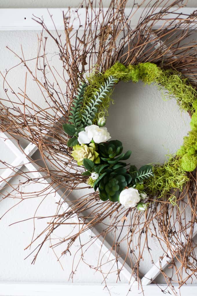 DIY 10 Minute Spring Succulent Wreath from My Wee Abode