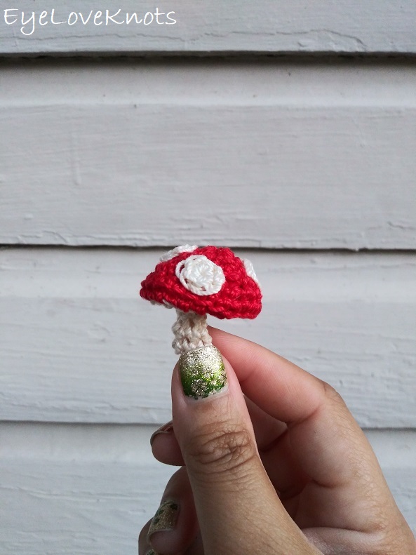 finished crocheted Faye's Lightweight Toadstool worked in crochet thread