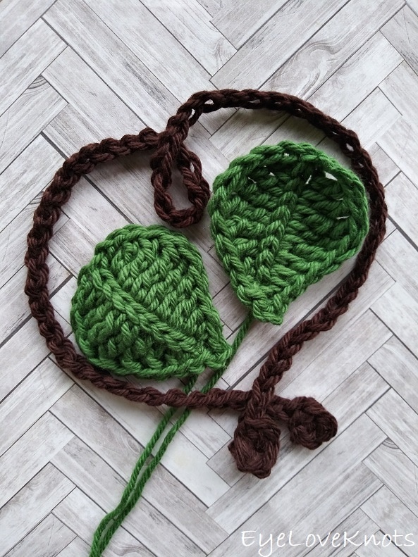 20 Free Apple Crochet Patterns - EyeLoveKnots