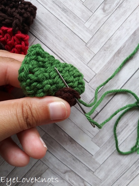 20 Free Apple Crochet Patterns - EyeLoveKnots