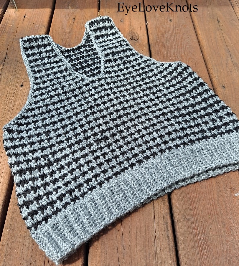 Houndstooth Sweater Vest - Crochet Pattern Review - EyeLoveKnots