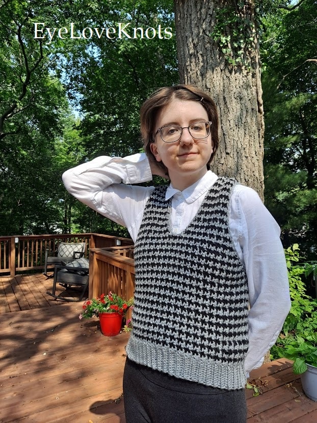 Houndstooth Sweater Vest - Crochet Pattern Review - EyeLoveKnots