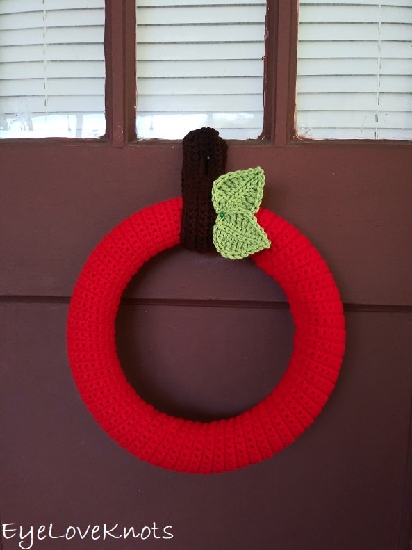 20 Free Apple Crochet Patterns - EyeLoveKnots