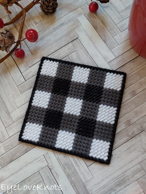 Buffalo Plaid Coaster - Free Plastic Canvas Pattern - EyeLoveKnots