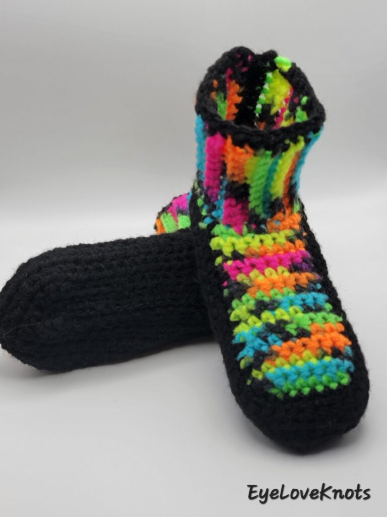 Slipper boots with Faux Fur Trim – Free Tunisian Crochet Pattern! -  KnitterKnotter