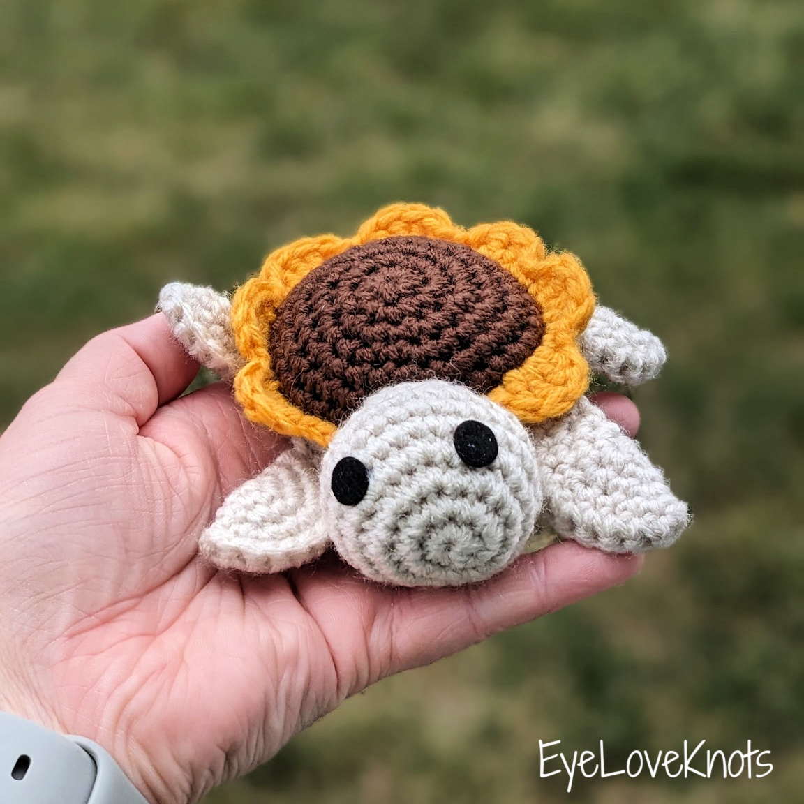 Petal the Sunflower Turtle - Crochet Pattern Review - EyeLoveKnots