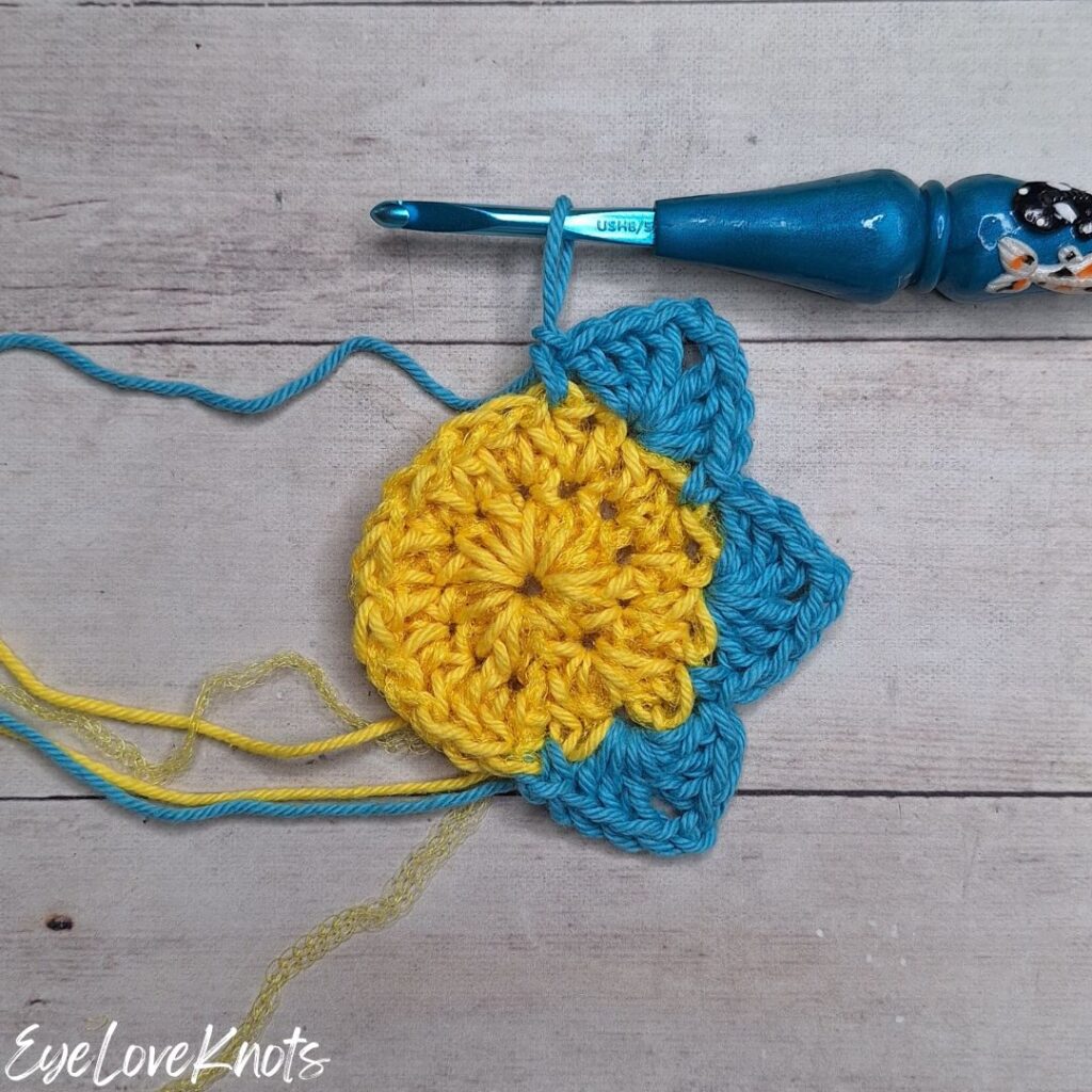 crochet scrubbie flower